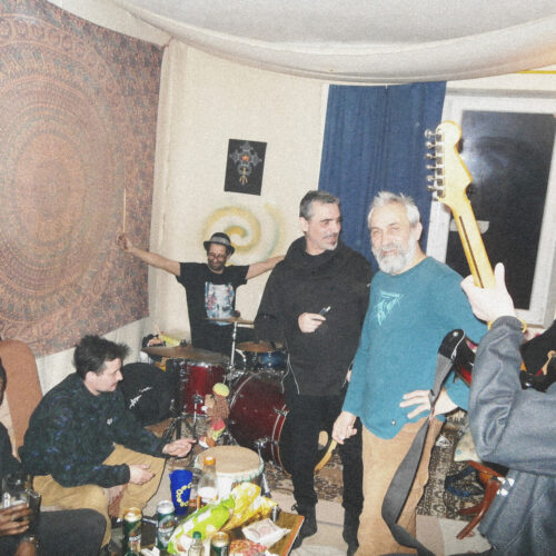 Keshiho "doupě" - full house 2, ďalšie vzácne návštevy. Na foto Duarry, Gofi, Lacko, Peťo/Eter, Maroš (z Polska) a Bača