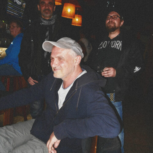 Eter, Keshi a Rudo sledujú z úzadia